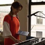 Apple 2022 MacBook Air z chipem M2: ekran Liquid Retina 13,6 cala, 8 GB pamięci RAM, 256 GB pamięci SSD; kolor gwiezdny – Image 5