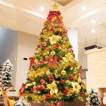 Sezonowa dekoracja świąteczna, sztuczna choinka bożonarodzeniowa z zawiasami, piękna choinka bożonarodzeniowa z metalowym stojakiem składanym – 300 cm (10 stóp)