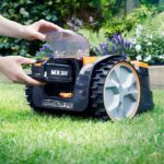 LawnMaster OcuMow™ Kosiarka automatyczna VBRM16 z akumulatorem litowym MX 24 V 4,0 Ah i szybką ładowarką. Nie wymaga przewodu ograniczającego, aplikacji ani gniazdka... – Image 7