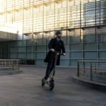 OLSSON Elektryczna hulajnoga dla dorosłych Mamba Lite – silnik 850 W 48 V maksymalna moc – akumulator 10000 mAh – Zasięg do 35 km – Światła LED – Koła bezdętkowe 10” – – Image 7